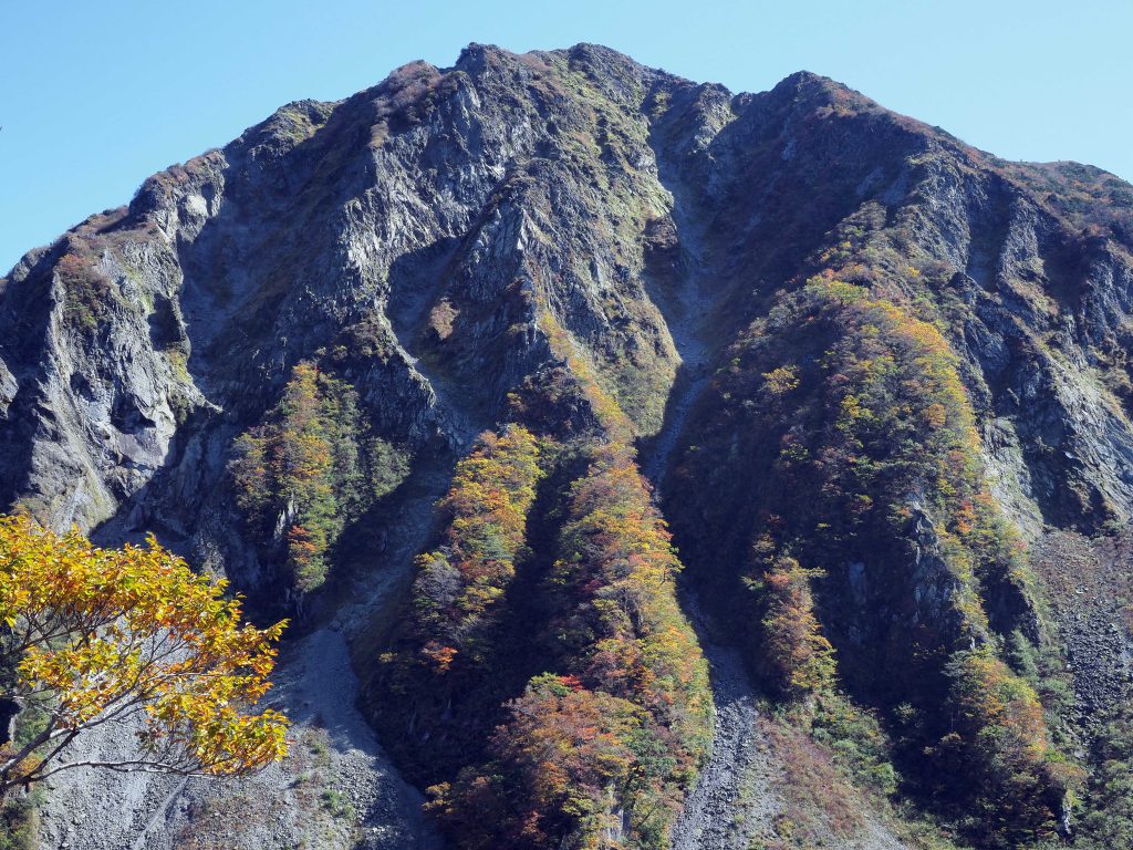 三鈷峰西壁の紅葉