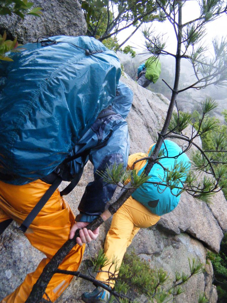 土クラ（天応）雨でした
