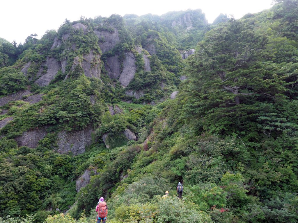 夏合宿上越の山　(係)三谷