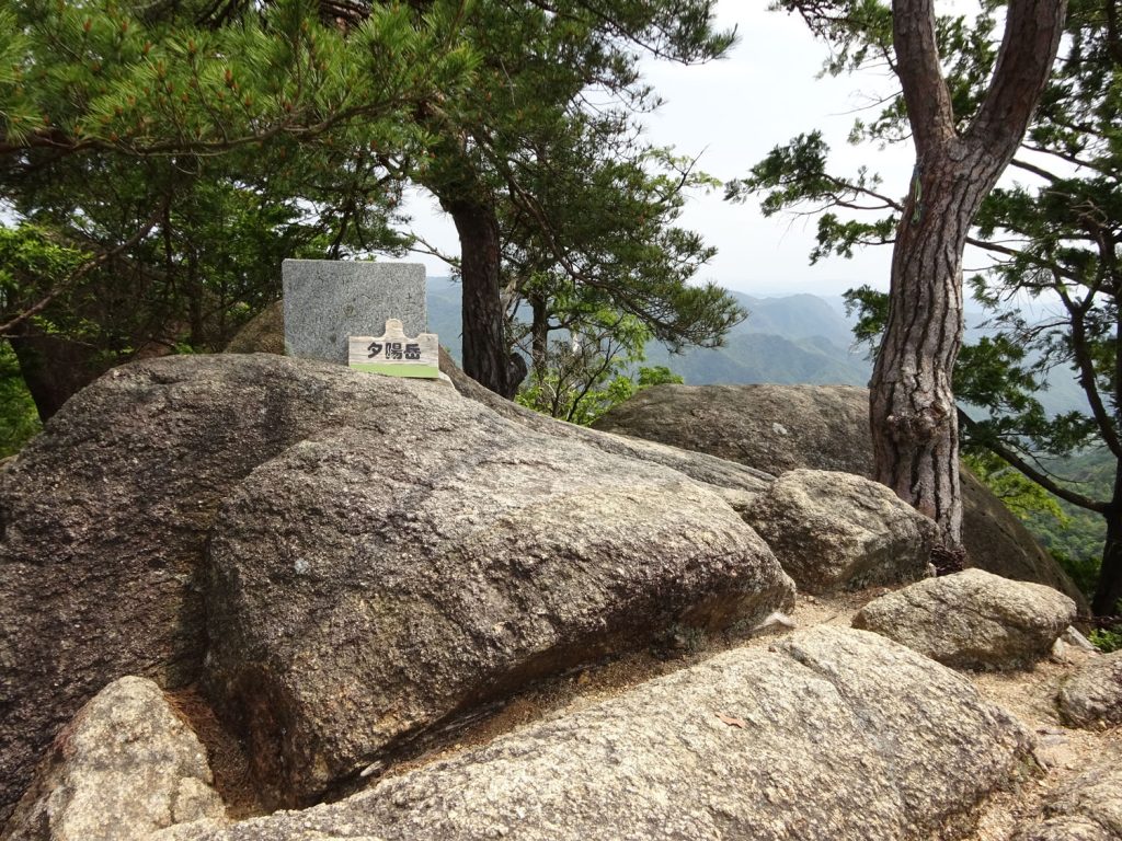 個人山行・瓦小屋山から三倉岳へ
