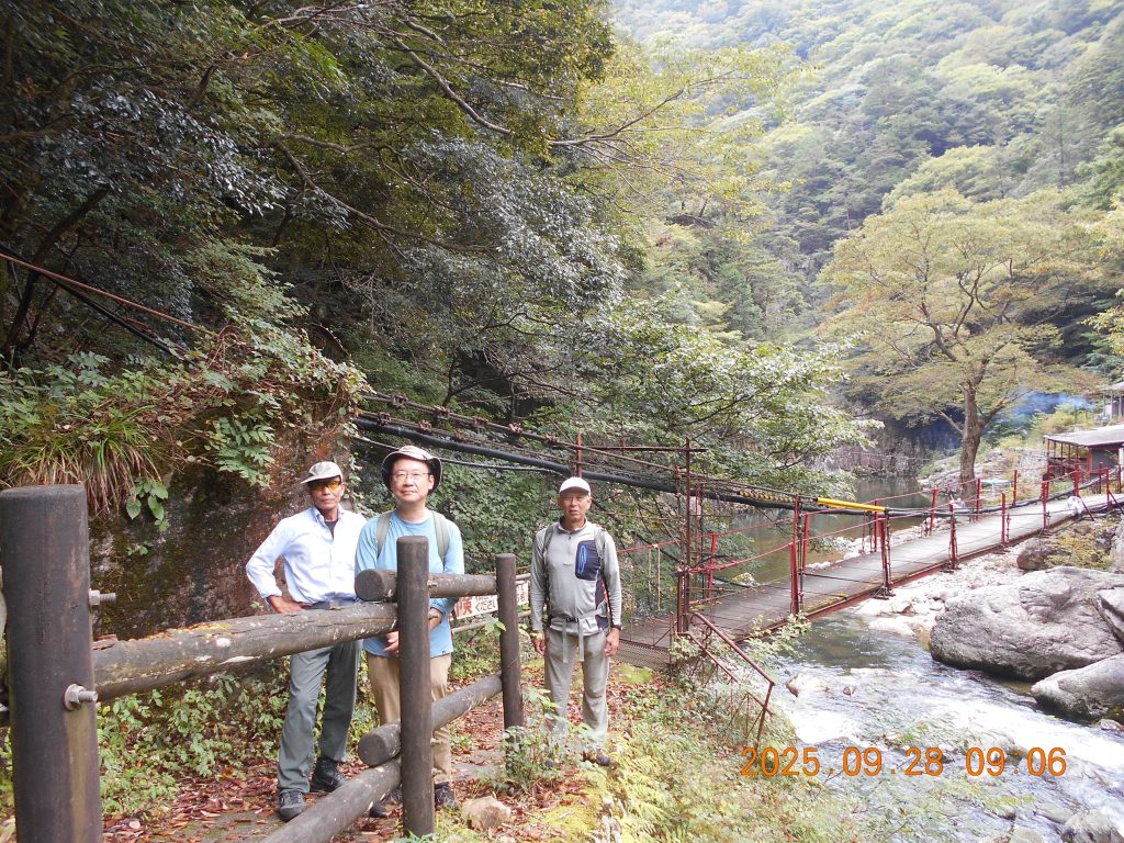 ヒュッテ前泊三段峡遡行